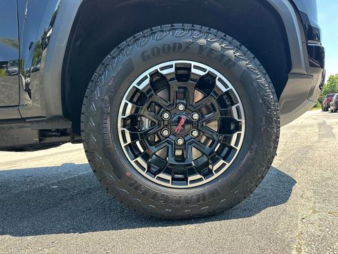 New 2026 GMC Canyon AT4 AWD/4WD image 13
