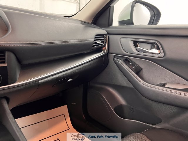 Used 2025 Nissan Rogue SV AWD/4WD image 41