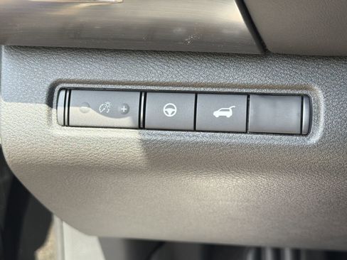 New 2026 Nissan Pathfinder SL FWD image 17