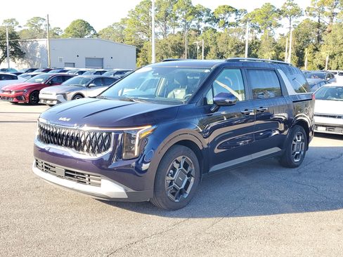 Certified 2025 Kia Carnival EX image 3