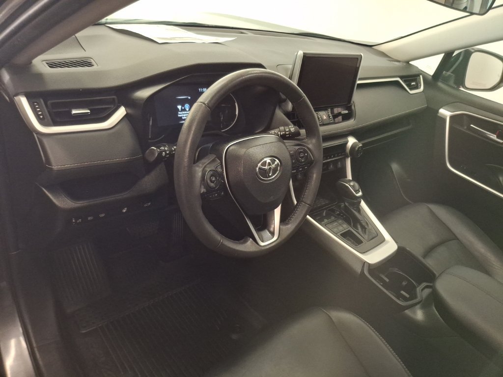Used 2024 Toyota RAV4 XLE Premium w/ Weather Package AWD/4WD image 17