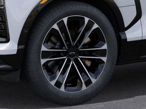 New 2026 Chevrolet Blazer EV SS image 9