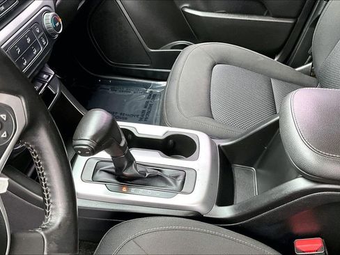 Used 2018 Chevrolet Colorado LT w/ LT Convenience Package RWD image 21