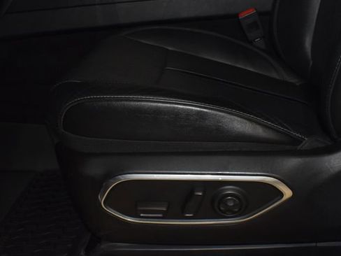 Certified 2024 Jeep Wagoneer Series II w/ Flexible Seating Group AWD/4WD image 13