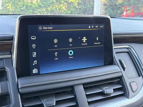 Used 2023 Chevrolet Suburban Premier image 19