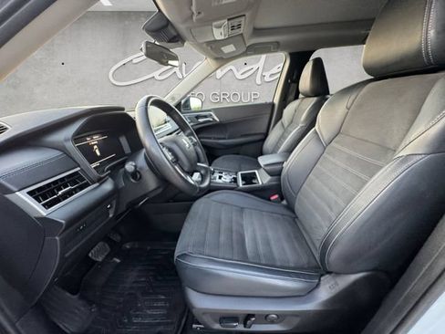 Used 2024 Mitsubishi Outlander SE FWD image 19