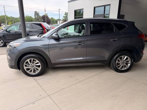 Used 2016 Hyundai Tucson SE w/ Option Group 02 AWD/4WD image 4