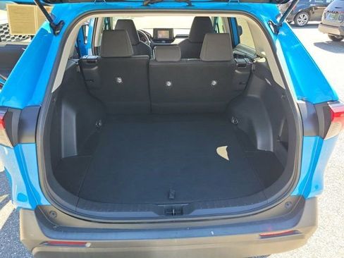 Used 2021 Toyota RAV4 LE image 19