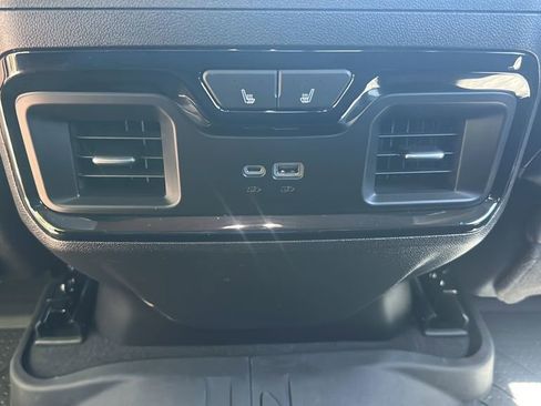 Used 2024 Chevrolet Silverado 1500 ZR2 w/ Technology Package AWD/4WD image 26