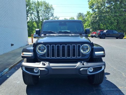 Used 2025 Jeep Wrangler Unlimited Sahara AWD/4WD image 2