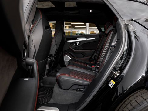 Used 2020 Lamborghini Urus image 37