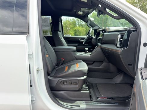 Used 2025 GMC Sierra 1500 AT4 AWD/4WD image 14