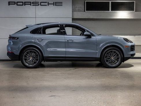 Certified 2025 Porsche Cayenne Coupe AWD/4WD image 13