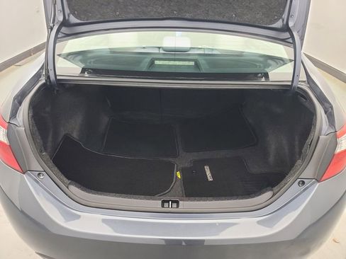 Used 2015 Toyota Corolla LE image 19