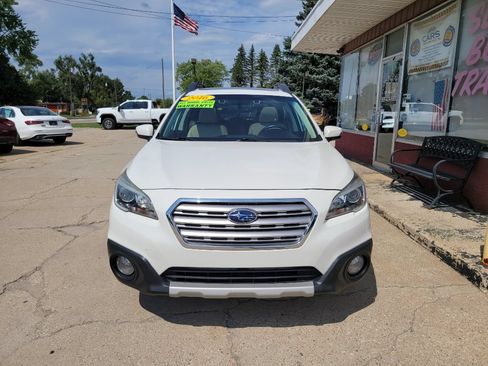 Used 2016 Subaru Outback 3.6R Limited AWD/4WD image 2