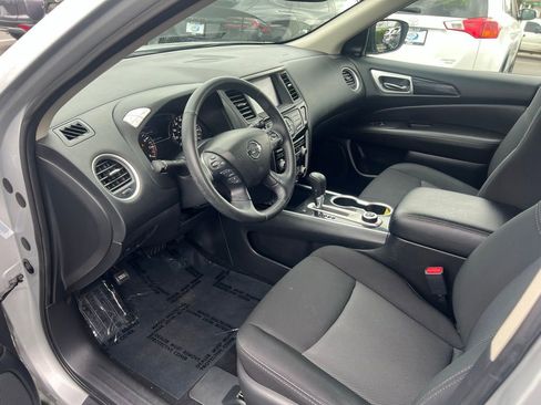 Used 2019 Nissan Pathfinder SV AWD/4WD image 11