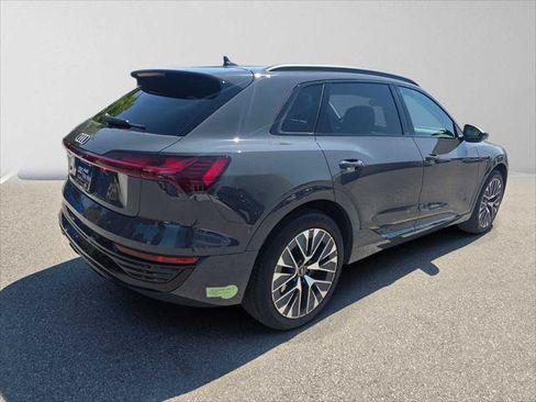 Used 2024 Audi Q8 e-tron Prestige w/ Prestige Package AWD/4WD image 3