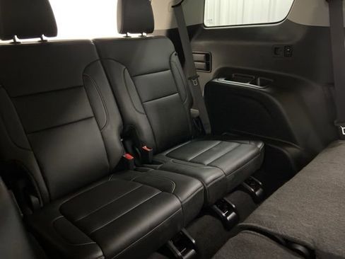 Used 2023 GMC Acadia SLT AWD/4WD image 19