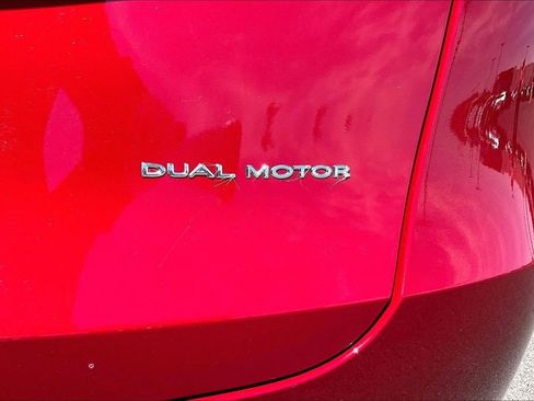 Used 2022 Tesla Model Y Long Range AWD/4WD image 8