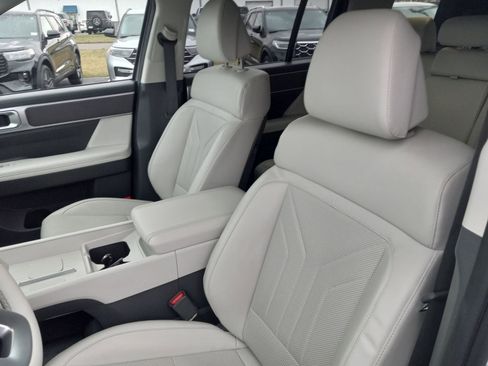 Used 2025 Hyundai Santa Fe SEL image 13