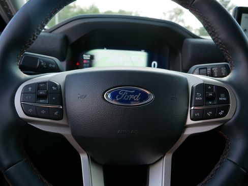 Used 2026 Ford Explorer Active w/ Active Comfort Package AWD/4WD image 25