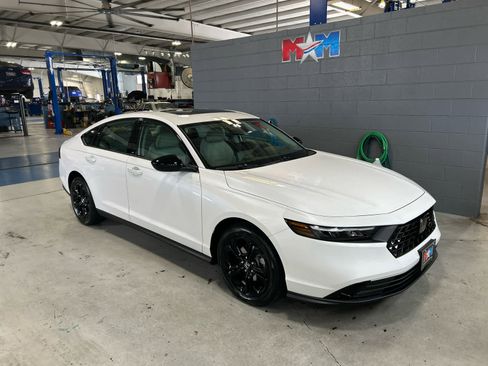 New 2025 Honda Accord SE image 2