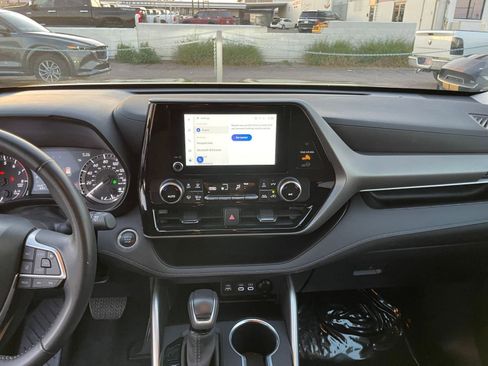 Used 2025 Toyota Highlander LE image 20