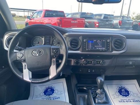 Used 2018 Toyota Tacoma SR5 image 14