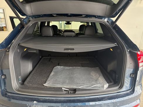 Used 2022 Volkswagen Atlas Cross Sport SEL R-Line image 17