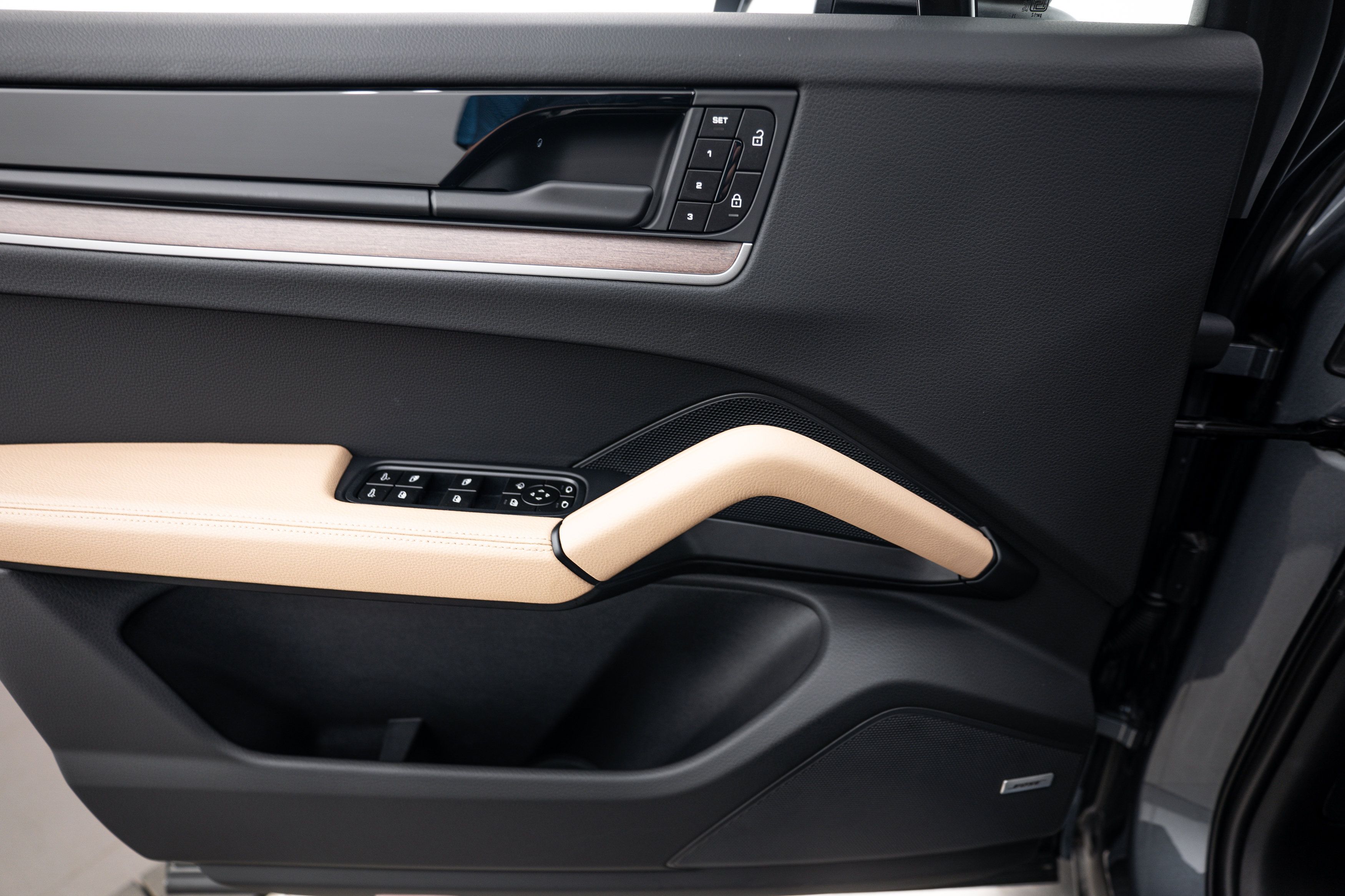 Certified 2026 Porsche Cayenne AWD/4WD image 18