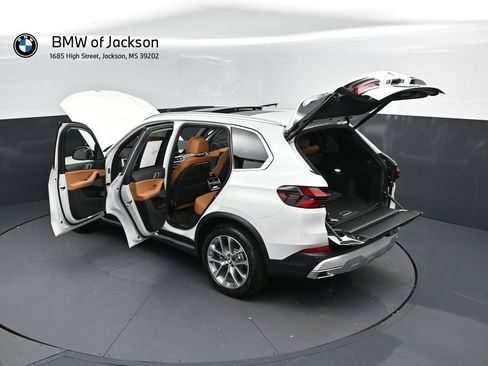 New 2026 BMW X5 xDrive40i w/ Climate Comfort Package AWD/4WD image 2