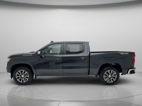 Used 2024 Chevrolet Silverado 1500 LT AWD/4WD image 5