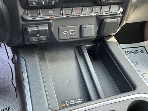 Used 2022 GMC Sierra 2500 SLT w/ SLT Premium Package image 39