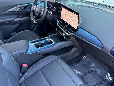 Used 2024 Chevrolet Equinox EV LT FWD image 19
