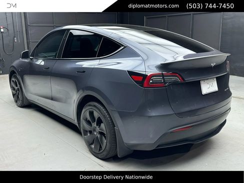 Used 2023 Tesla Model Y Long Range image 5