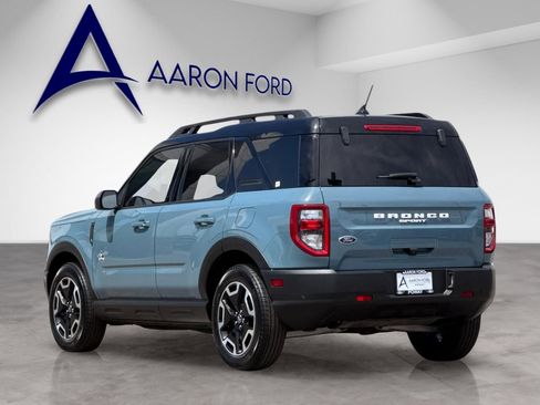 Used 2022 Ford Bronco Sport Outer Banks w/ Tech Package AWD/4WD image 4