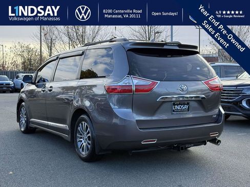 Used 2018 Toyota Sienna XLE image 5
