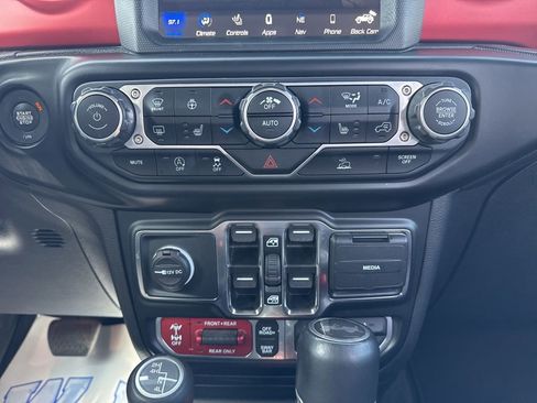 Certified 2022 Jeep Wrangler Unlimited Rubicon w/ LED Lighting Group image 35