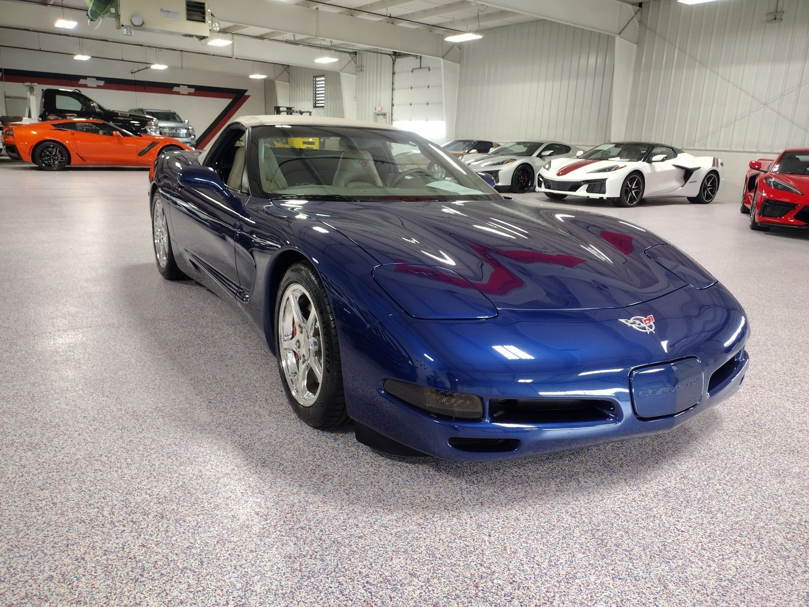 Used 2004 Chevrolet Corvette Convertible w/ Preferred Equipment Group RWD image 3