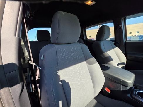 Used 2019 Toyota Tacoma TRD Sport image 12