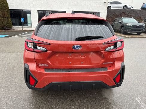 Used 2024 Subaru Crosstrek 2.0i Premium image 4