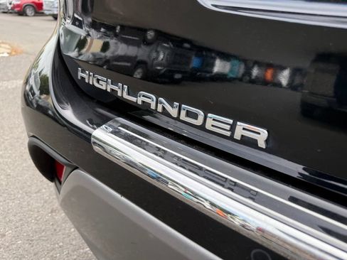 Used 2023 Toyota Highlander Platinum AWD/4WD image 8