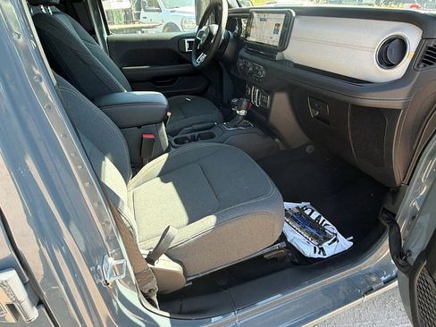 Used 2025 Jeep Wrangler Sahara w/ Safety Group image 18