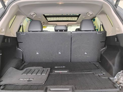 Used 2024 Nissan Rogue Platinum w/ Platinum Premium Package FWD image 12