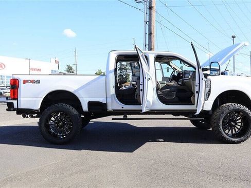 Used 2025 Ford F350 Platinum w/ Platinum Plus Package AWD/4WD image 42