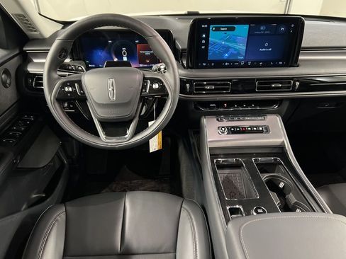 Used 2026 Lincoln Aviator AWD image 8