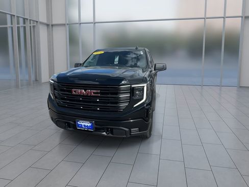Used 2024 GMC Sierra 1500 Pro w/ Graphite Edition AWD/4WD image 4