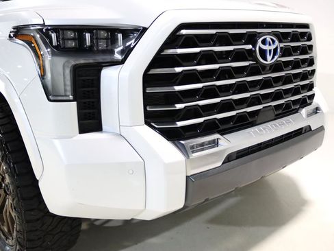 Used 2024 Toyota Tundra Capstone AWD/4WD image 28