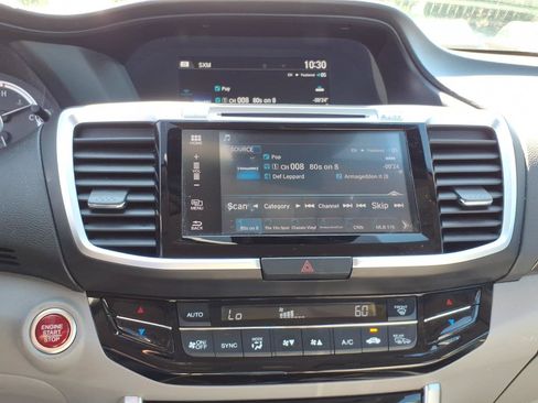 Used 2017 Honda Accord EX image 22