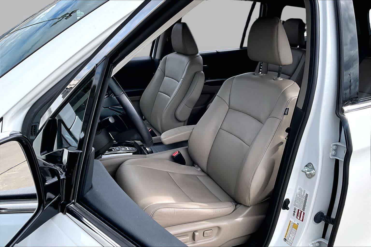 Used 2022 Honda Pilot Touring image 8